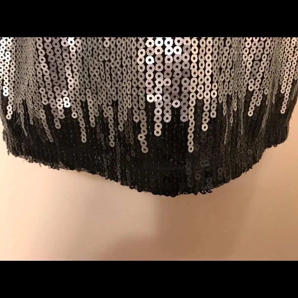 XS Lots of Love Sequined Form Fitting Dress! - Picture 8 of 9